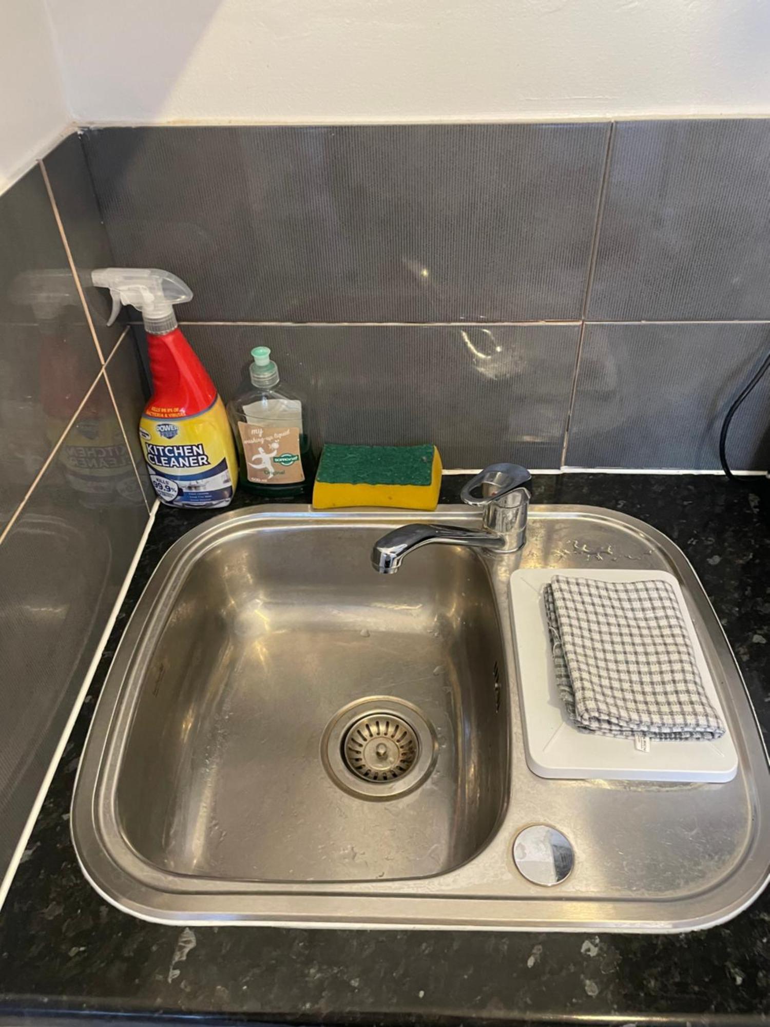 Fantastic Studio, Private Bathroom And Mini Kitchen. Thamesmead  외부 사진