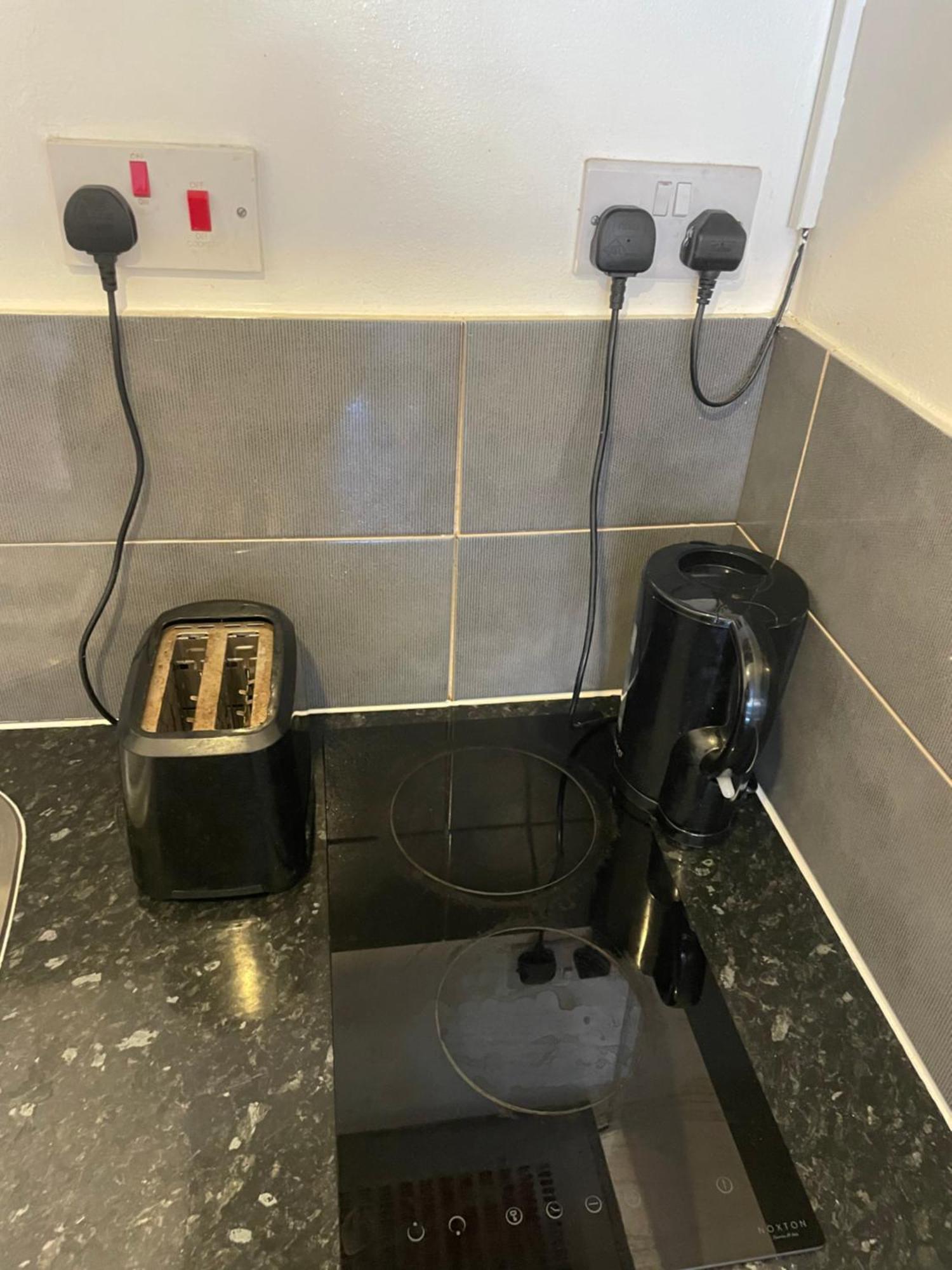 Fantastic Studio, Private Bathroom And Mini Kitchen. Thamesmead  외부 사진